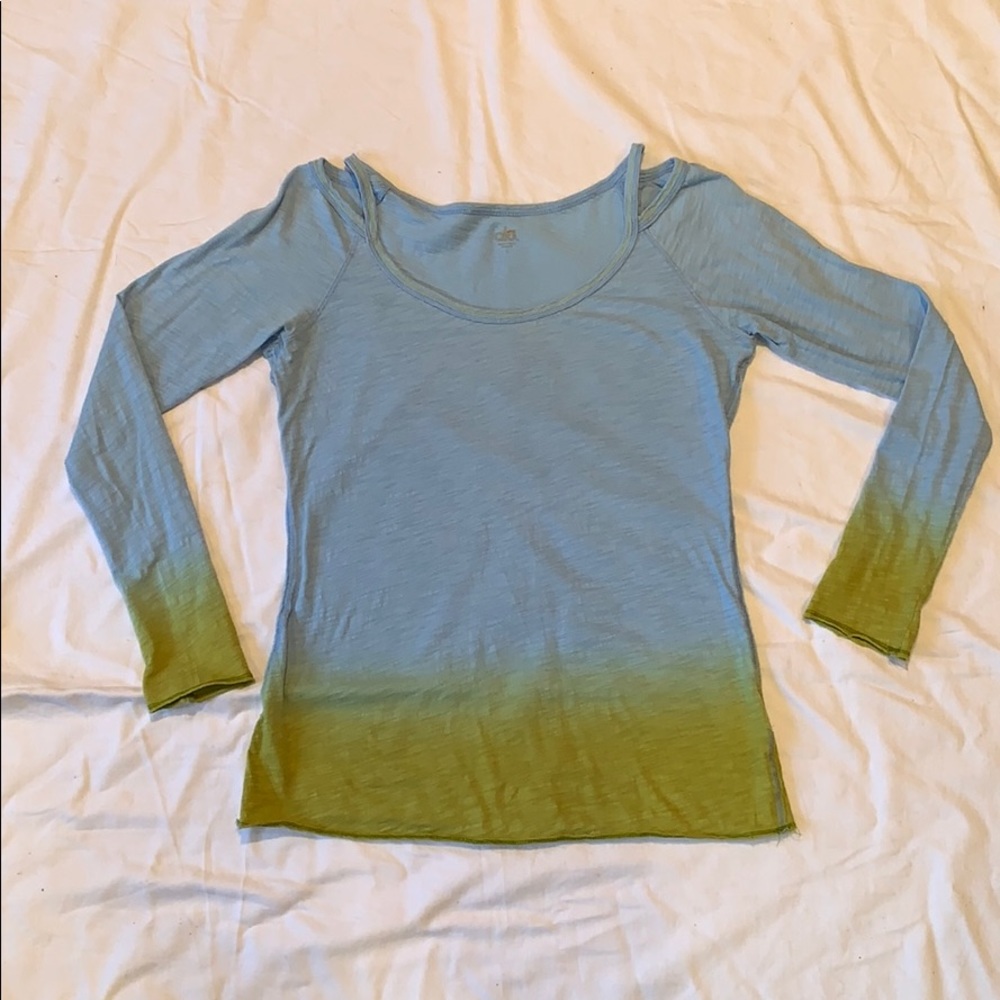 Alo exposed shoulder top